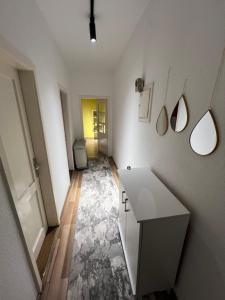 Uma cama ou camas num quarto em Adi's apartmant