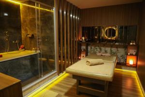 A bathroom at The Hera Platinum Hotel