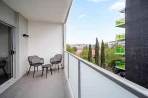 Balkón nebo terasa v ubytování Lakeside 1-Bed with AC, Parking & Balcony