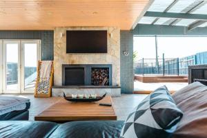 Billede fra billedgalleriet på Blue Pearl Retreat - Opp Beach, Spa, Sunsets and Pool i Mornington + 19 billeder