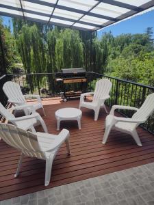 Balkón nebo terasa v ubytování Casa en las sierras de Córdoba con Deck , Parrilla y estacionamiento