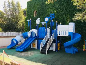 Zona de joacă pentru copii de la Resort in Lido di Spina near Adriatic Sea