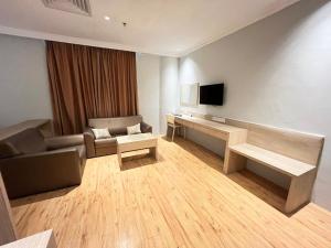 TV a/nebo společenská místnost v ubytování Sky Hotel Chow Kit PWTC