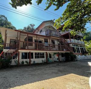 Bangunan di mana terletaknya homestay