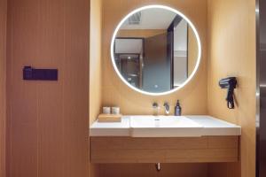 Bagno di JI Hotel Shanghai Pudong Airport East Station - Pudong Airport Free Shuttle Bus