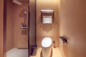 Bagno di JI Hotel Shanghai Pudong Airport East Station - Pudong Airport Free Shuttle Bus