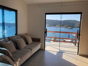 Galería fotográfica de Casa a beira-mar en Arraial do Cabo 31 fotos más