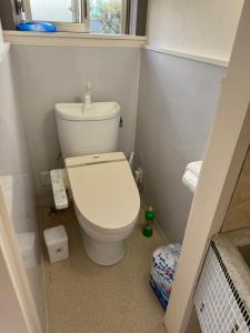 Un baño de Self check-in Hostel 5mins from JR Nishi Hiro station