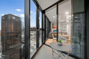 Ruang duduk di WOW Apartment on Clarendon