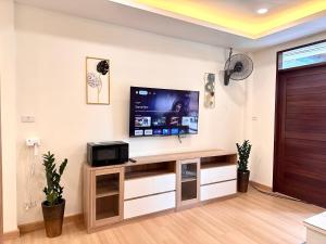 TV a/nebo společenská místnost v ubytování Peace Homestay Hat Yai