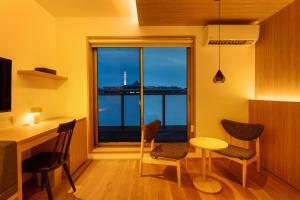 Area tempat duduk di Dash Living Gojo