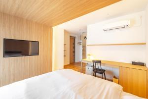 TV a/nebo společenská místnost v ubytování Dash Living Gojo