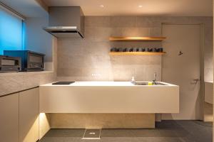 Dapur atau dapur kecil di Dash Living Gojo