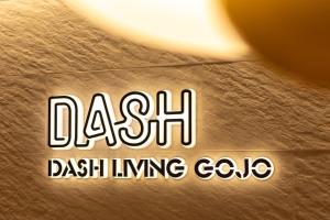 Sertifikat, penghargaan, tanda, atau dokumen yang dipajang di Dash Living Gojo