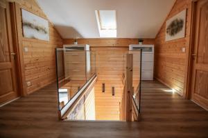 Fotografia z galérie ubytovania Gemütliches Holzhaus in Gamlitz v destinácii Gamlitz