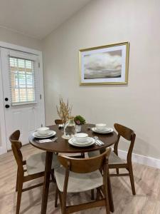 Galeriebild der Unterkunft Luxury 4BR,2B Home, Hot Tub, Near DFW Airport, Modern Comfort Awaits in Irving