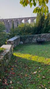 Vonkajšia záhrada v ubytovaní Cosy et jardin panoramique