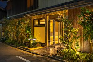 Kebun di luar Dash Living Gojo