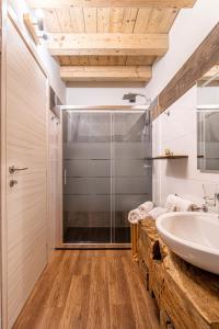 Koupelna v ubytování Agriturismo La Dolza