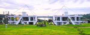 Zahrada ubytování Du Lịch Lâm Hà - Hồ Gia Trang Villas