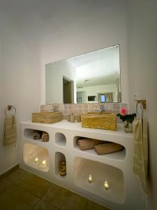 Foto dalla galleria di Lithia Villas a Chora Folegandros