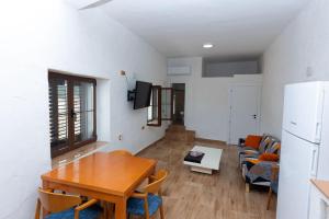 A kitchen or kitchenette at Casas Rurales Sagasta