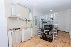 A kitchen or kitchenette at Casas Rurales Sagasta