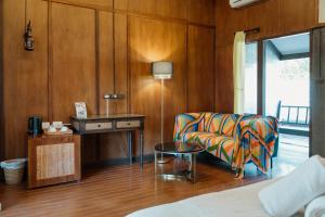 Ein Sitzbereich in der Unterkunft The Yard Hostel Chiang Mai