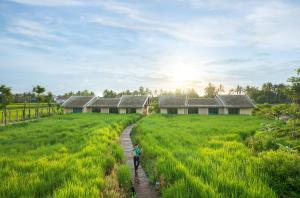 Zahrada ubytování Komsan Kampot Resort