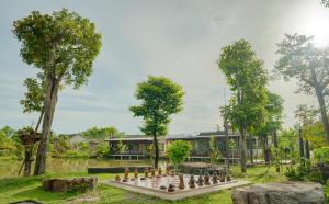 Zahrada ubytování Komsan Kampot Resort