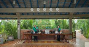 Nápoje v ubytování Komsan Kampot Resort