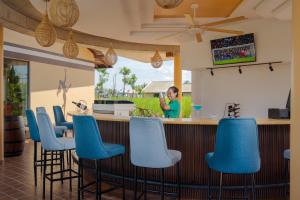 TV a/nebo společenská místnost v ubytování Komsan Kampot Resort