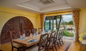 Fotografie z fotogalerie ubytování Komsan Kampot Resort v destinaci Kampot