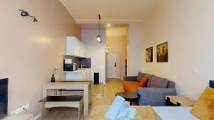 Kuchyňa alebo kuchynka v ubytovaní 252 Suite Majestic - Superbe Appartement à Paris + 15 fotografií