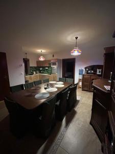 Η κουζίνα ή μικρή κουζίνα στο Leśniczówka Myśliwska