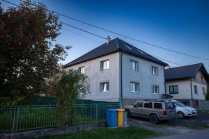 Budova, v ktorej sa apartmán nachádza