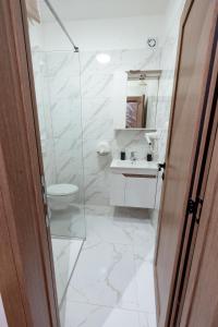 Koupelna v ubytování Top Zlatar Apartmani + 37 fotografií