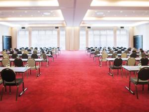สิ่งอำนวยความสะดวกทางธุรกิจและ/หรือห้องประชุมที่ Mövenpick Hotel Stuttgart Airport