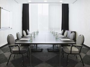 สิ่งอำนวยความสะดวกทางธุรกิจและ/หรือห้องประชุมที่ Mövenpick Hotel Stuttgart Airport