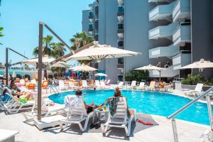 Bazén v ubytování Scylax Hotels Mahmutlar nebo v jeho okolí