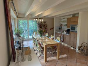 Køkken eller tekøkken på Ferienhaus mitten in der Natur