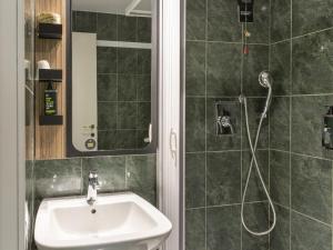 Koupelna v ubytování B&B HOTEL Pomezia Cortese