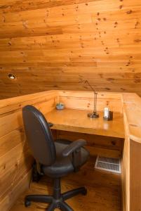 Fotografie z fotogalerie ubytování Cabin with amazing long-range mountain views, hot tub, fire pit, EV connection v destinaci Boone