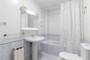Ένα μπάνιο στο Global Properties, Apartamento en Puerto de Sagunto