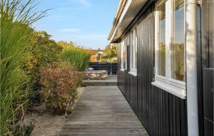 Vườn quanh Awesome Home In Haderslev With Kitchen