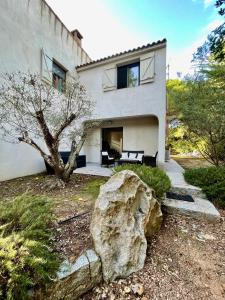 Budova, kde se prázdninový dům nachází