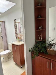 Ένα μπάνιο στο El Refugio del Colibrí