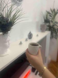 Kemudahan buat kopi dan teh di Apartman Dionis SM 2