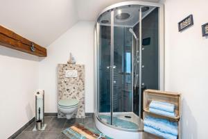 Ένα μπάνιο στο Ferienwohnung Albatros Steinhude