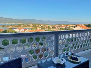 Balkon lub taras w obiekcie Apartment Rozi